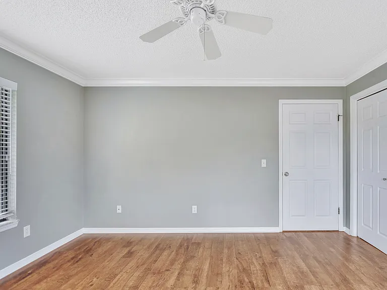 121 Prestwick Cir — Photo 33