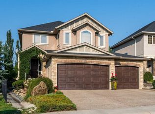 465 E Marina Dr, Chestermere, AB T1X 1W4