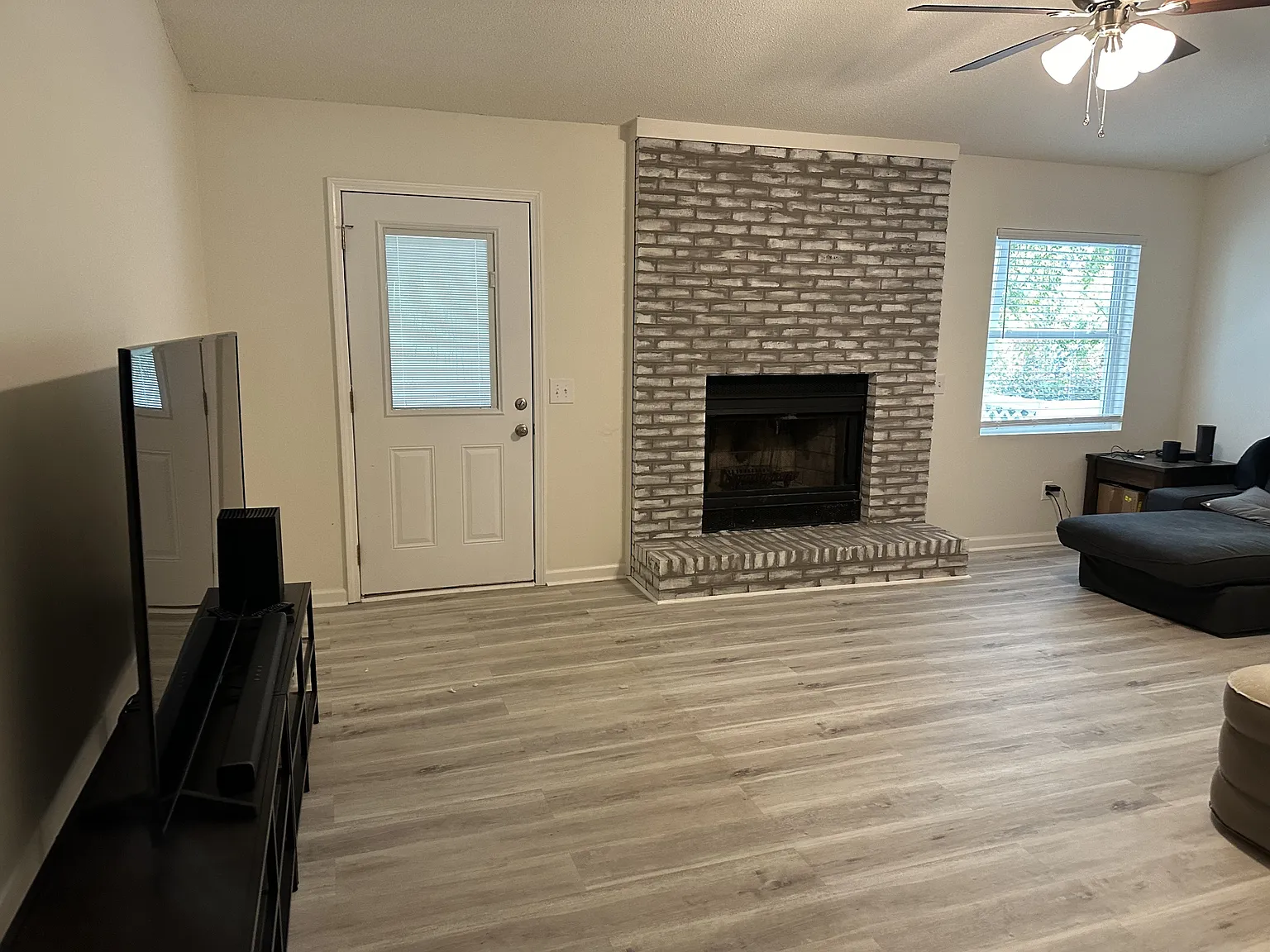 100 Fieldcrest Drive - 1 — Photo 3