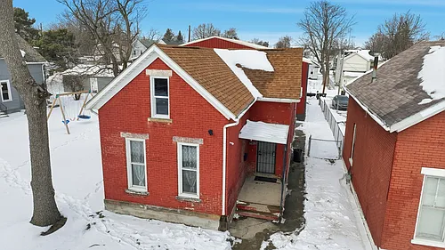 1225 E Lewis St Photo 1