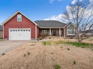 393 Red Elm Ln, Bowling Green, KY 42103