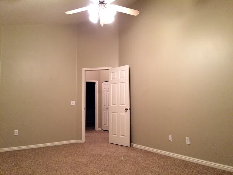 825 W Jordan Oaks Ct — Photo 28