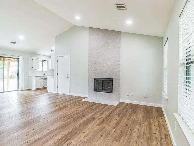 1801 Verbena Way — Photo 7