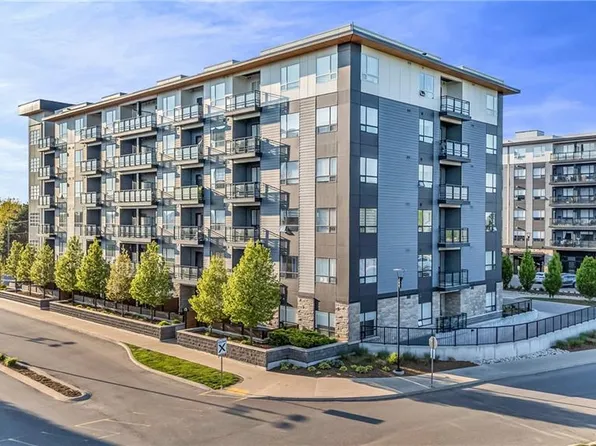 251 Northfield Dr E #102, Waterloo, ON N2K 0G9