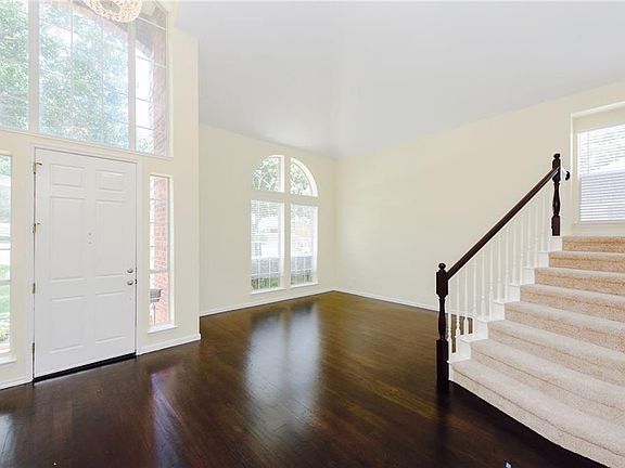 4th image of 991 Regency Dr