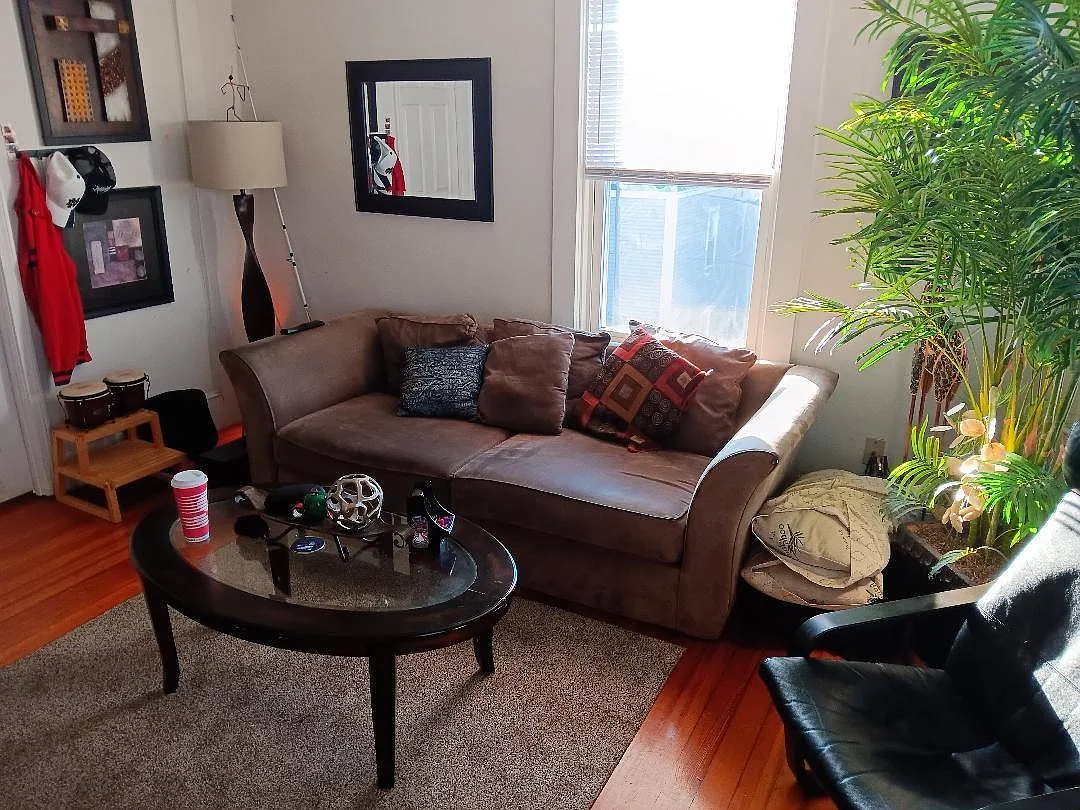 4 bed, 1200 sqft, $3,000 — Photo 1