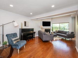318 Main St APT 35, Madison, NJ 07940