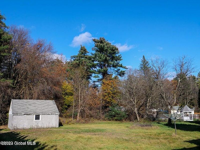 4th image of 81 Harrison Avenue
