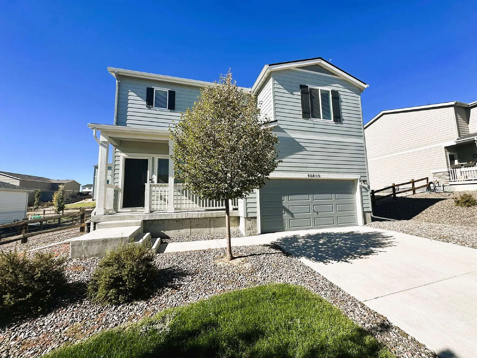 3 bed, 2.5 bath, 1901 sqft, $2,800 — Photo 2