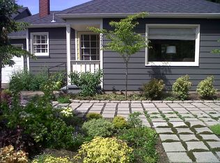 9217 SE Salmon St, Portland, OR