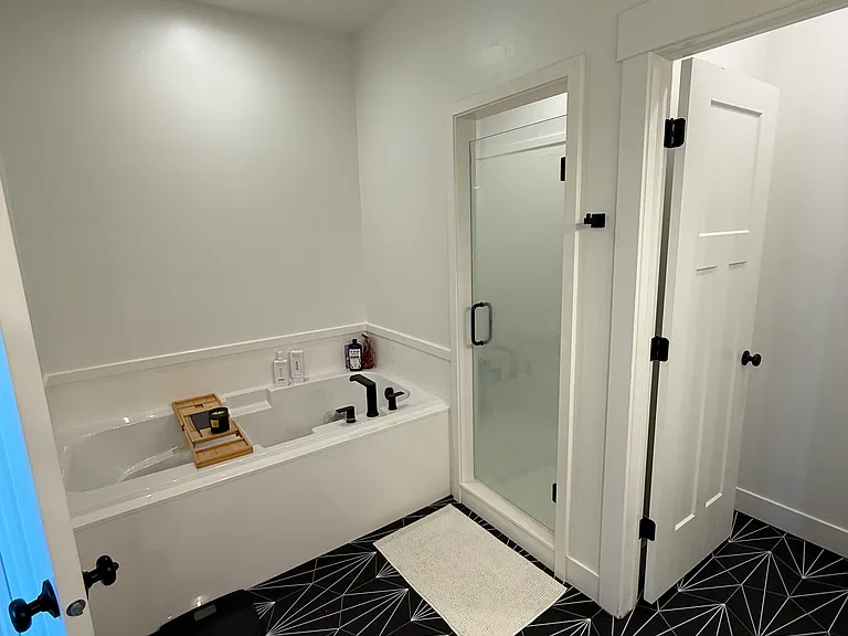 3142 W Harvard Dr — Photo 22