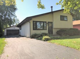 386 Pine Ave, Wood Dale, IL 60191