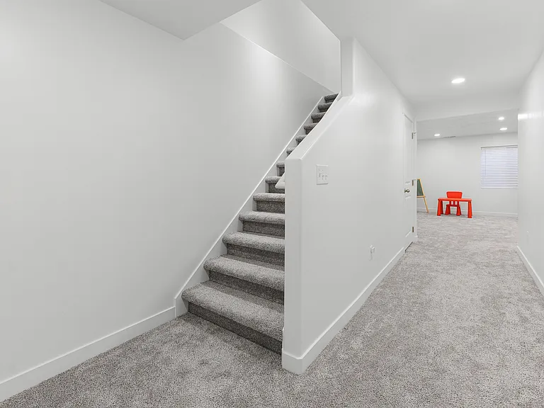 256 N Pier Ln — Photo 33