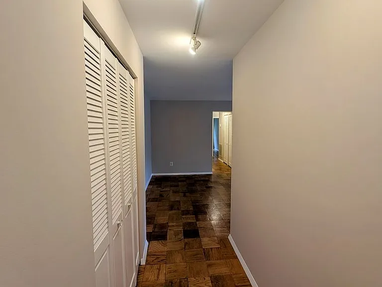 11309 Commonwealth Dr #T2 — Photo 3
