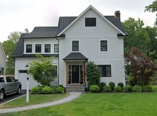 621 Shadowlawn Dr, Westfield, NJ 07090