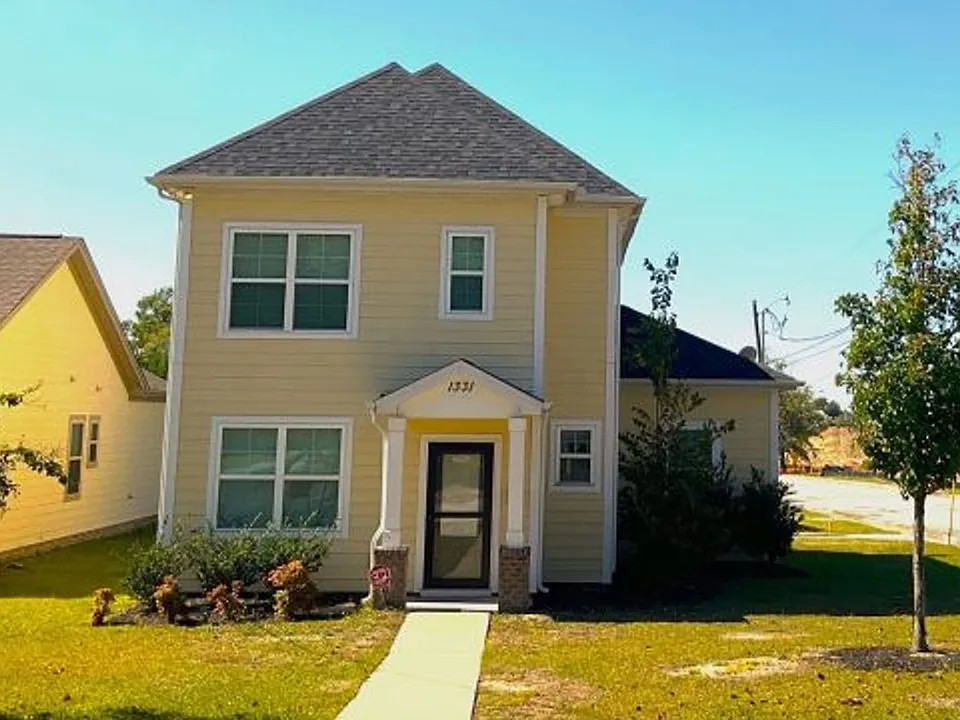 1331 McDuffie Ave