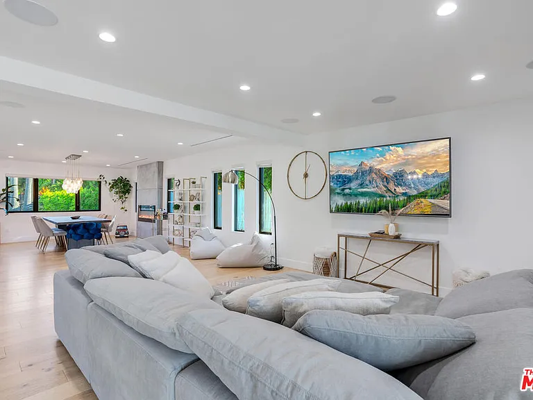 22745 Erwin St — Photo 25