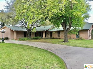506 W Houston St, Refugio, TX 78377