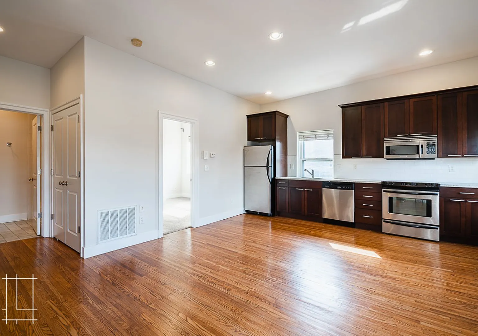 19 W. 1st Ave — Photo 4