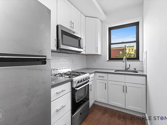 4th image of 144 Woodbine St #2B