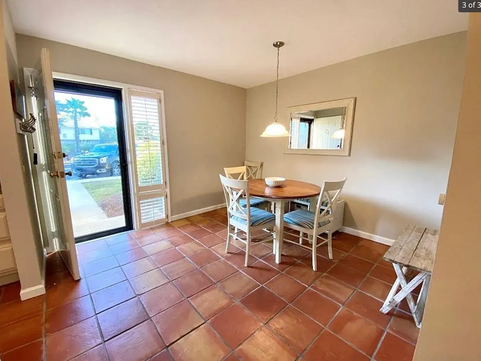 2 bed, 1.5 bath, 1088 sqft, $2,300 — Photo 3