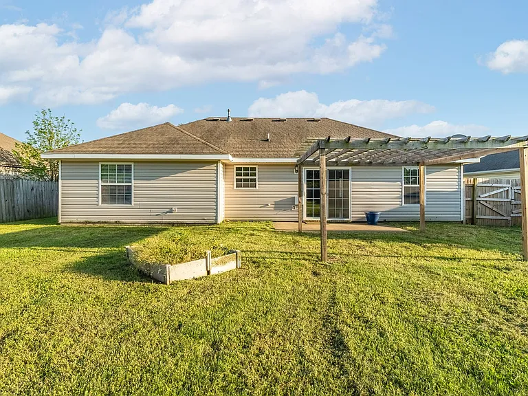 740 Dogwood St — Photo 21