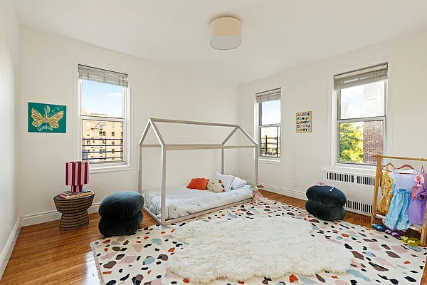 Bedroom, photo 1