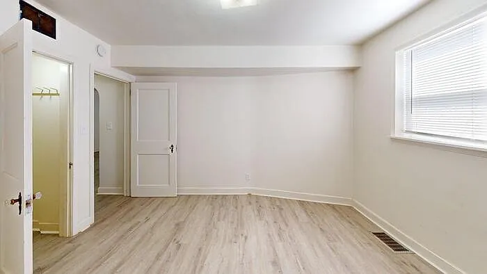 1 bed, 1.0 bath, $925 — Photo 2