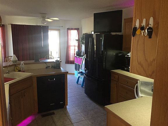 4th image of 1121 Hillside Dr