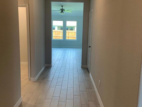2nd image of 1917 Briar Rose Dr