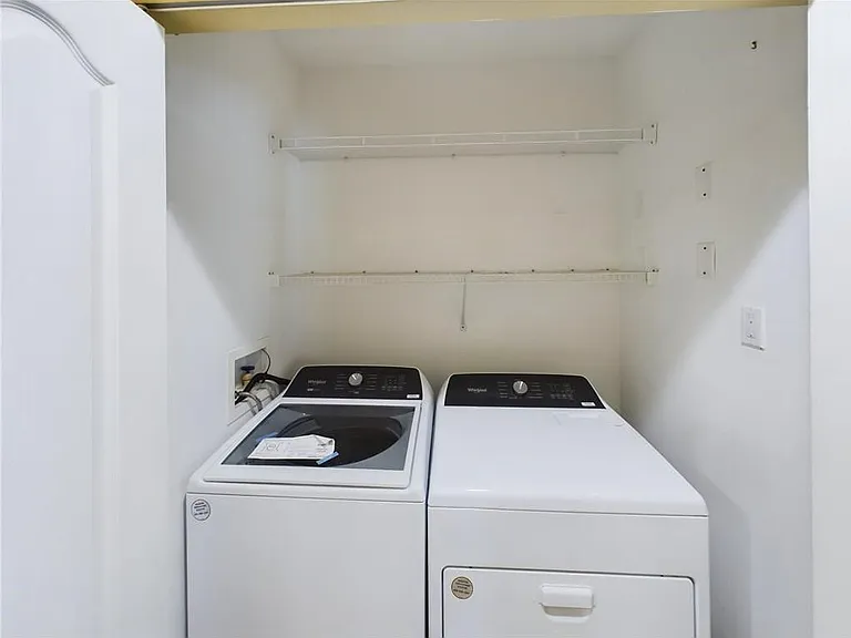 5020 Fairways Cir #J205 — Photo 22