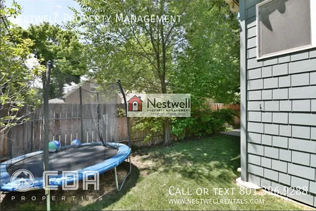 562 S Elizabeth St — Photo 28