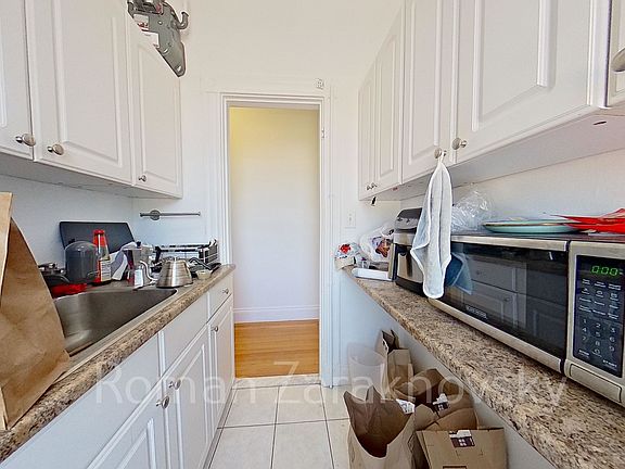 3rd image of 14 Orkney Rd APT 43