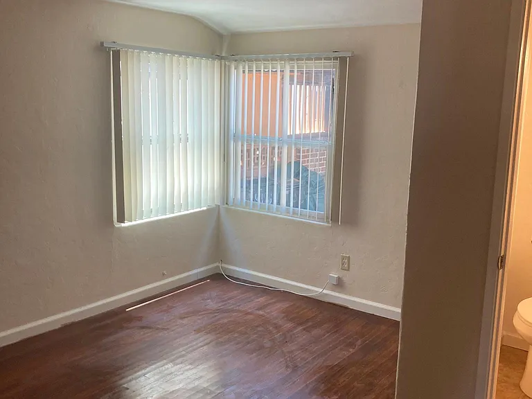 4188 Chamoune Ave — Photo 9