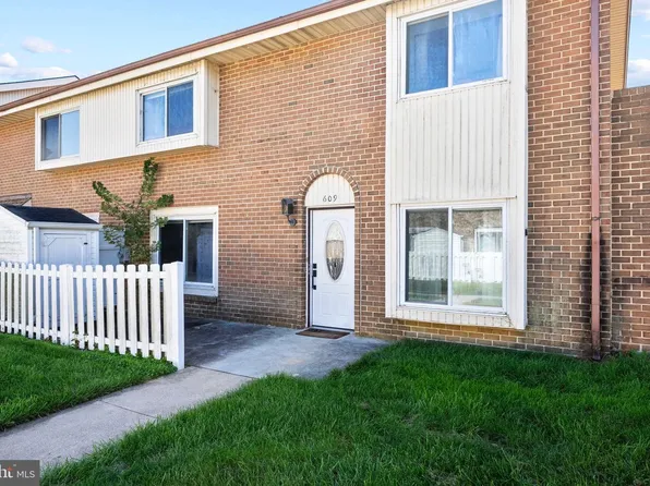 609 Cobble Creek Curv, Newark, DE 19702
