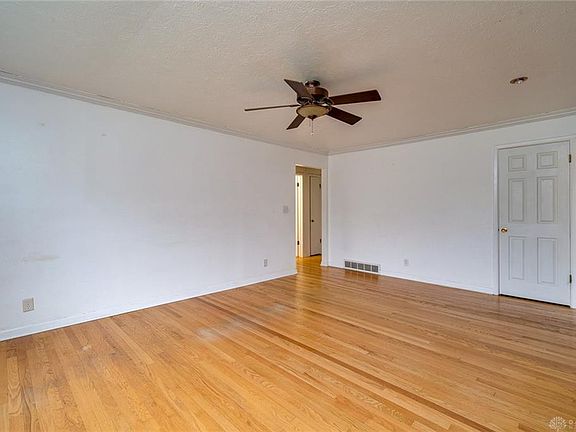 5th image of 1323 Oakhill Ave