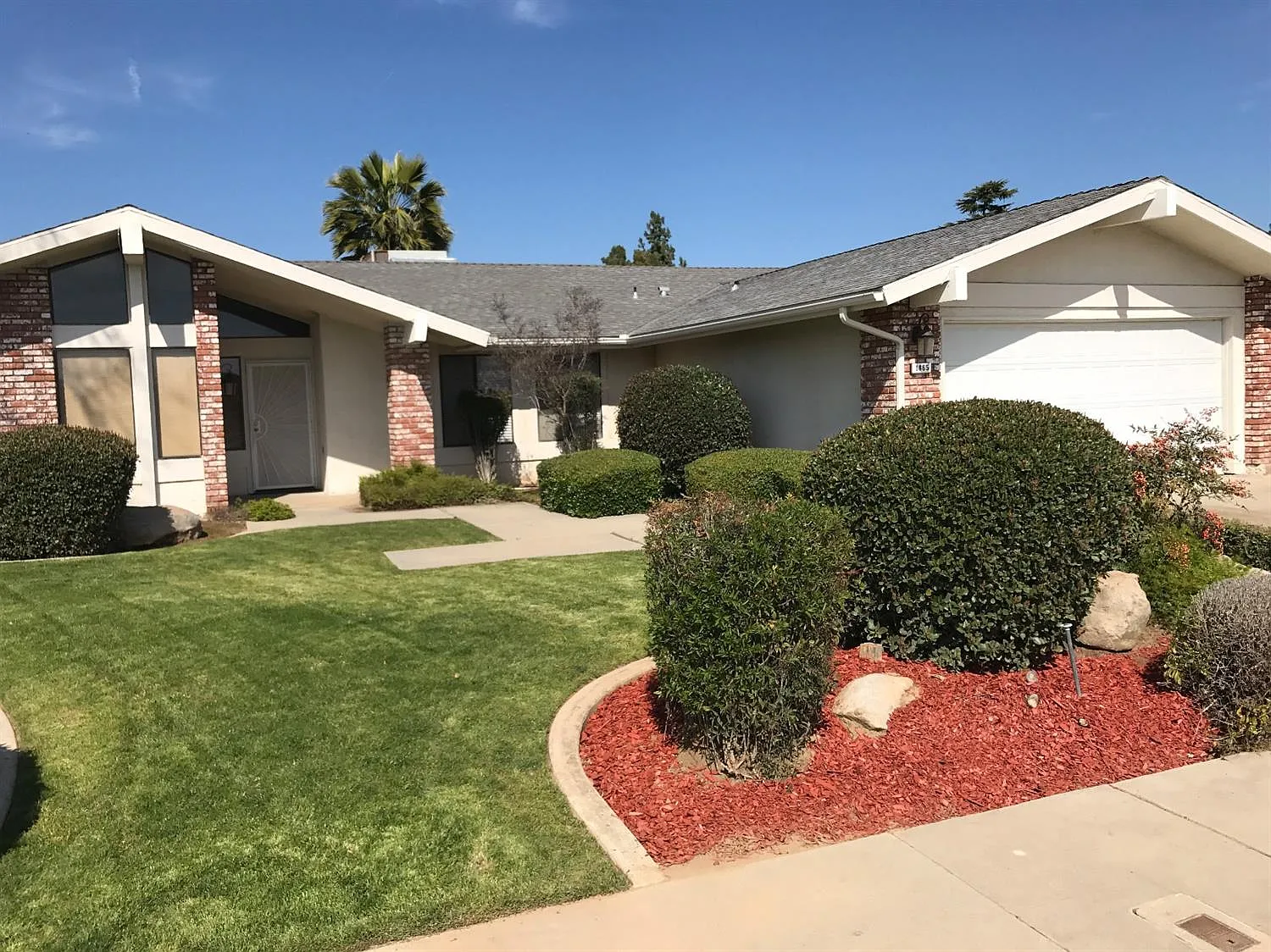 1865 Vartikian Ave photo 1