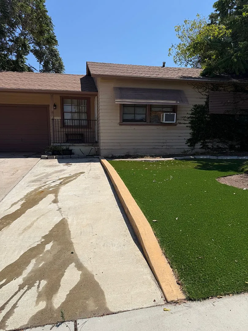 Single Story Home — Photo 4