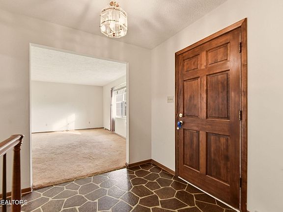 4th image of 307 Walnut St