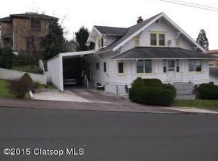 561 9th St, Astoria, OR 97103