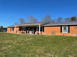 121 Sunnydale Ct, Troutville, VA 24175