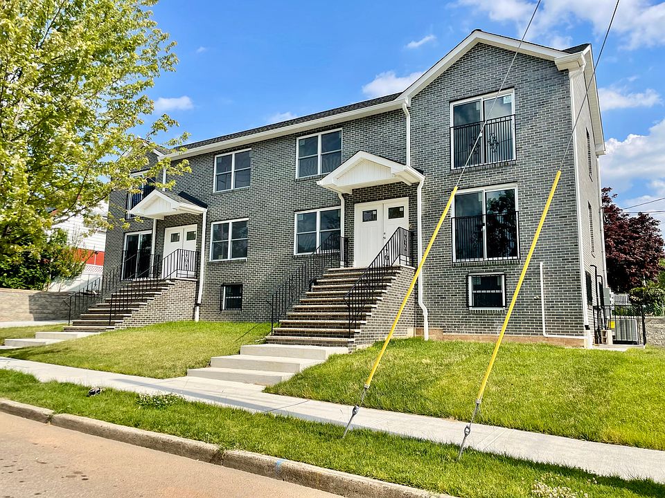 1st image of 135-137 Vernon Ave #1