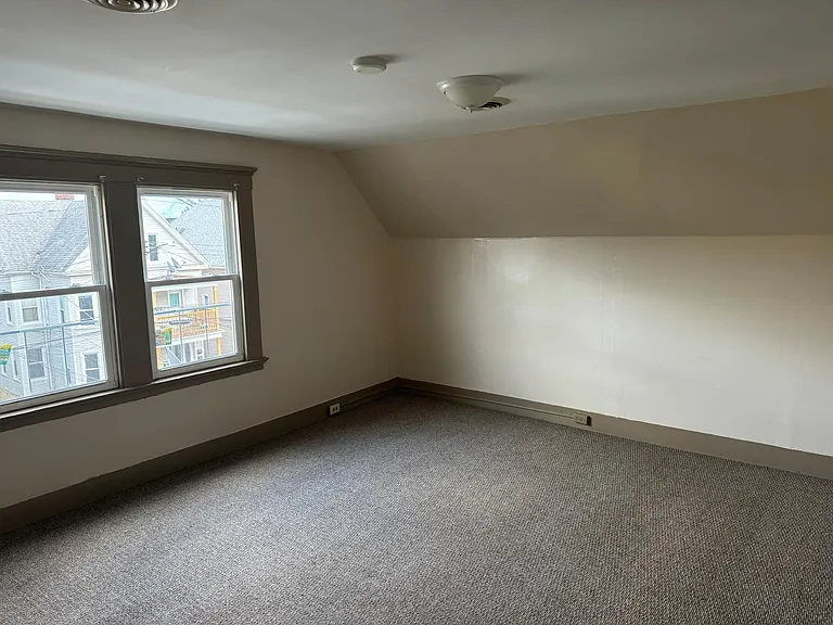 64 Ellsworth Ave #3A — Photo 2