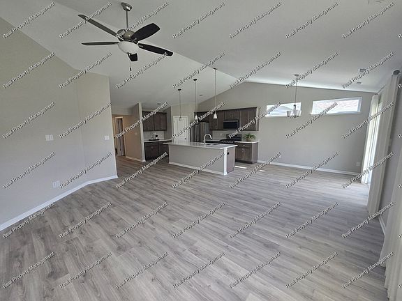 5th image of 12704 Woodside Dr