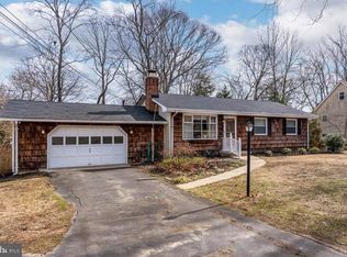 195 Strohm Dr, Pasadena, MD 21122