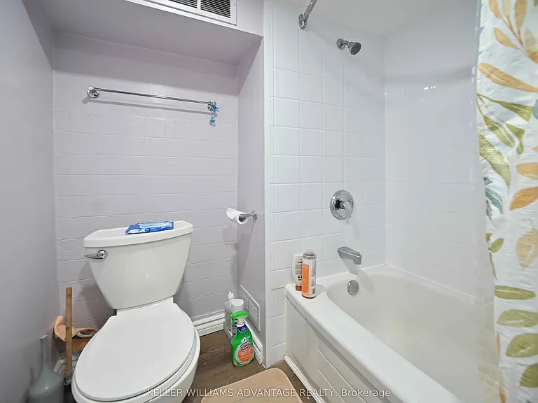 1335 Woodbine Ave — Photo 14