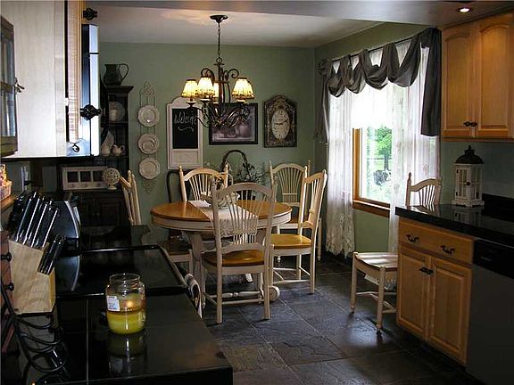 4th image of 6780 Knollwood Dr
