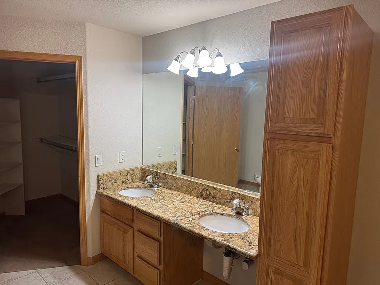 2108 Sherwood Forest Ct — Photo 16