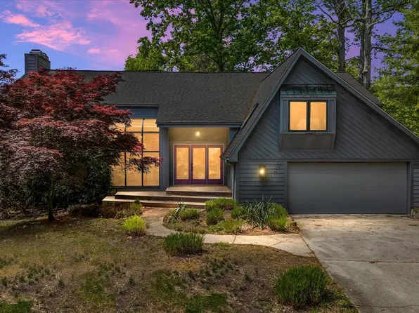 377 Broadview Ln, Annapolis, MD 21401