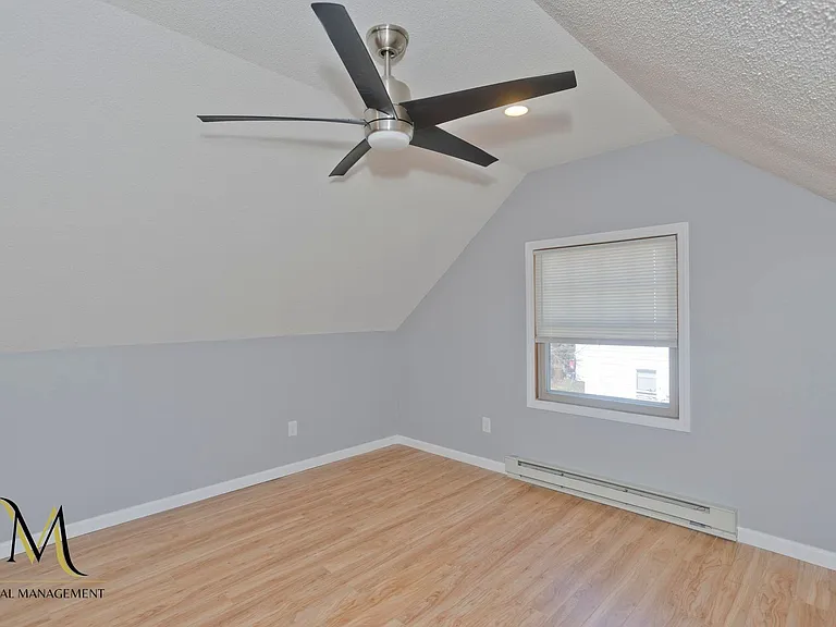 320 Island Pond Rd — Photo 15